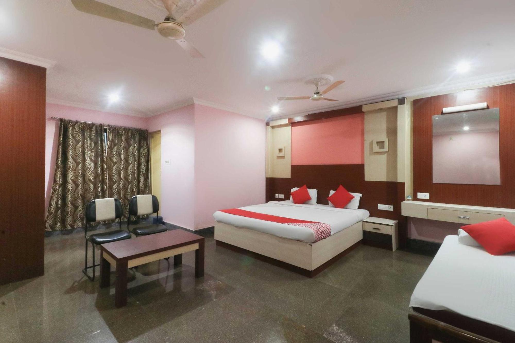 Hotel OYO 49639 Nirmala Residency Bhubaneswar Exterior foto